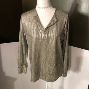 NWOT Kim & Cami Silver Top Size S